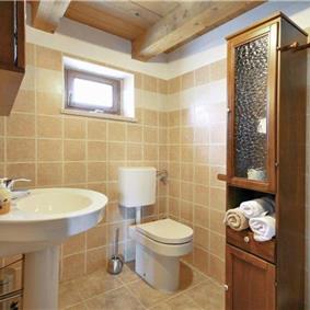 4 bedroom villa with pool near Svetvinčenat, Istria, sleeps 10